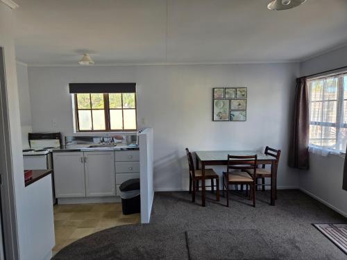 Kuchyň nebo kuchyňský kout v ubytování Stonehaven Motel