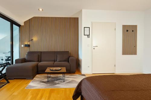 3 ROOMS - Zimmervermietung nähe Flughafen BER - gratis WLAN, Parken & Netflix photo 52