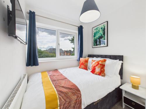 Katil atau katil-katil dalam bilik di NEW Saxon Way by Signature Stays - Worcestershire