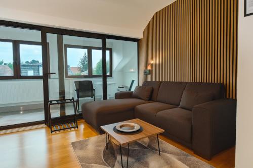 3 ROOMS - Zimmervermietung nähe Flughafen BER - gratis WLAN, Parken & Netflix photo 46