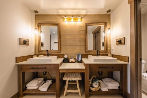 Bilik mandi di Getaway at the Wilderness Club
