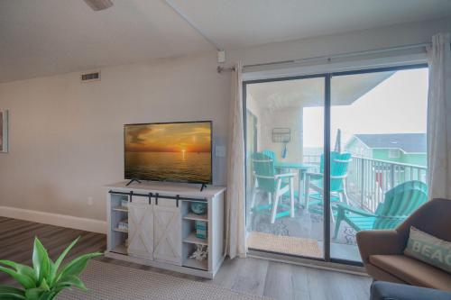 Bethys Beachy Beauty Regency Towers photo 4