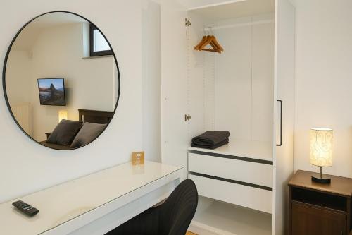 Postel nebo postele na pokoji v ubytování 3 ROOMS - Zimmervermietung nähe Flughafen BER - gratis WLAN, Parken & Netflix