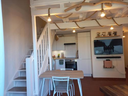 Appartement T2 Duplex 50m2, Marseillan Etang Thau, clim, terrasse