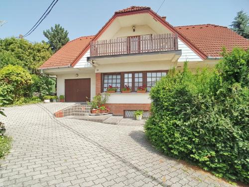 Gallery image of Marika Apartman - Biró Tours Nr 199 in Vonyarcvashegy