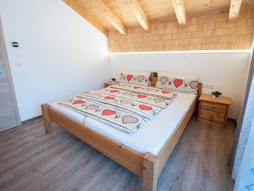 Una cama o camas en una habitación de Trocker