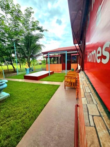 Taman di luar Jenessa's Bedsite, 3 Pers, AC, 5G Wifi, Netflix