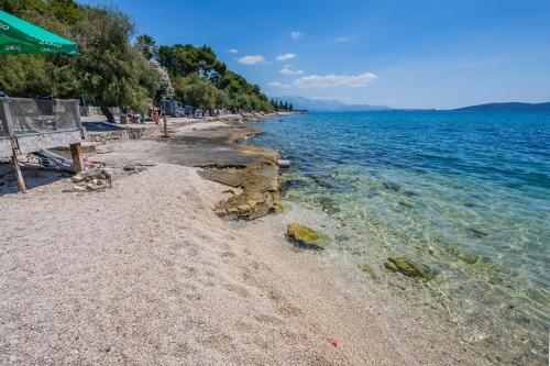 Apartments with parking space Kastel Stari, Kastela - 24803