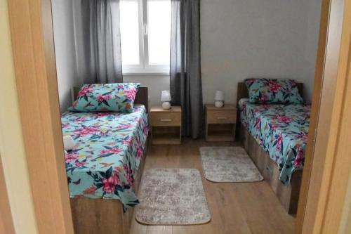 Apartments with parking space Kastel Stari, Kastela - 24803