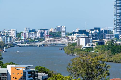 Nespecifikovaný výhled na destinaci Brisbane nebo výhled na město při pohledu z aparthotelu