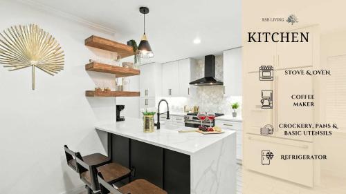 Η κουζίνα ή μικρή κουζίνα στο Amazing 4BR 2Bath Home w Hot Tub Pool & Game Room