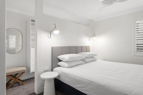 Katil atau katil-katil dalam bilik di Stylish 3-Bed Newport Stay with Balcony