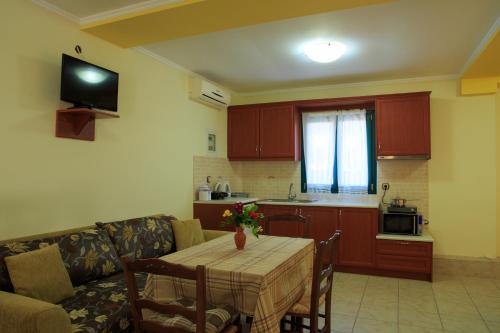 Gallery image of To Asteri in Avgonyma