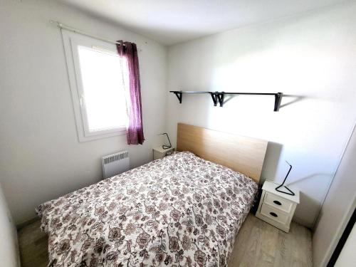 En eller flere senge i et værelse på T2 Piscine, Terrasse Sud, Proche Plage - FR-1-92-740