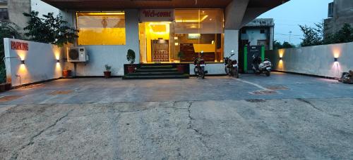 La fachada o entrada de Hotel Karma Inn Near Jaipur Exhibition and Convention Centre