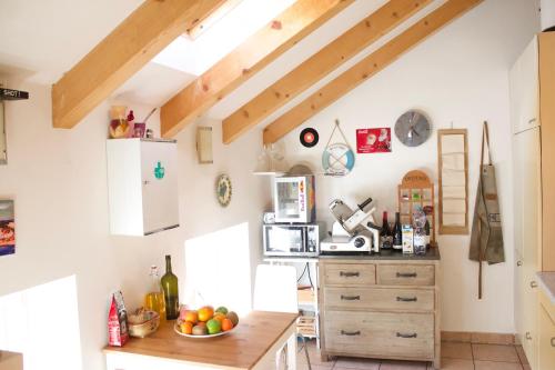 Η κουζίνα ή μικρή κουζίνα στο Sunflower House