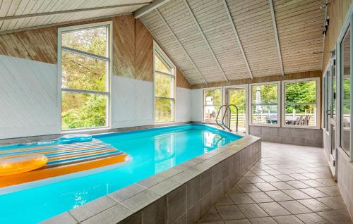 Πισίνα στο ή κοντά στο Holiday Home Svinget Blåvand