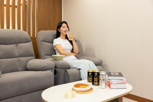 Posezení v ubytování Glen Stay Dongducheon