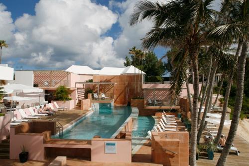 Bazén v ubytování Cambridge Beaches Resort and Spa nebo v jeho okolí