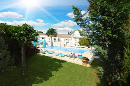 Πισίνα στο ή κοντά στο Villa Colombier