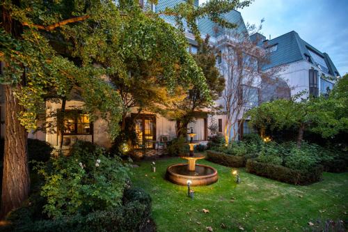 Park Plaza Bonaparte Boutique