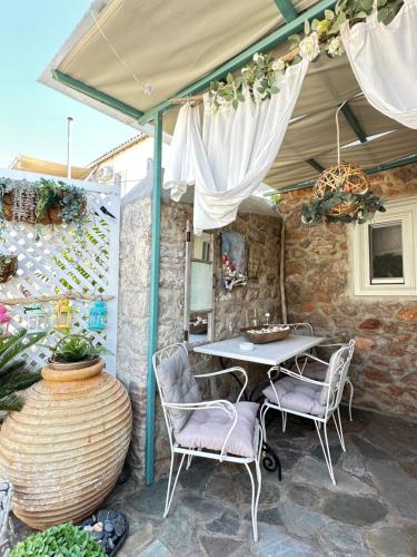 Φωτογραφία από το άλμπουμ του Hydrangea στην Ύδρα