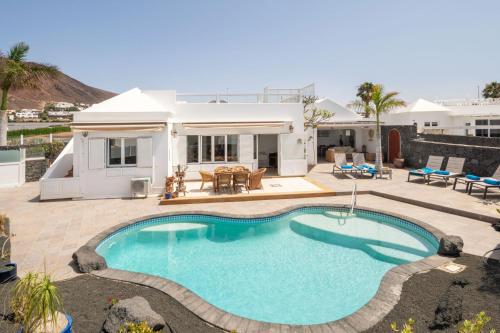 SAMARALDE by Buenavilla