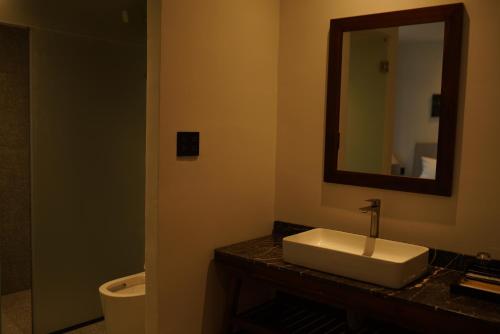 Bilik mandi di Field Villa Hoàng Diệu