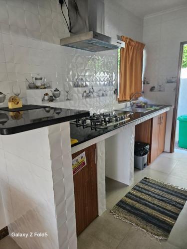 Una cocina o cocineta en Solea Self Catering
