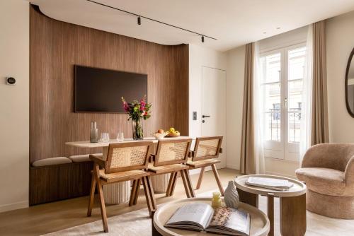 Magnificent apartment -2BR-6P- Musée du Louvre