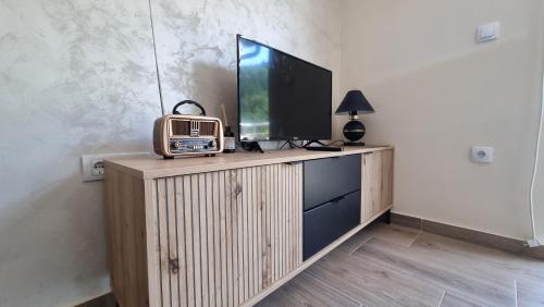 Dapur atau dapur kecil di Apartman Jezerski san