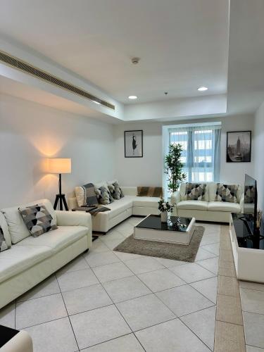 Prime Marina Location Stylish Apartment in Princess Tower
