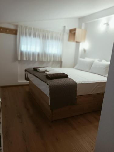 Postel nebo postele na pokoji v ubytování Inatos Paradise studio 2