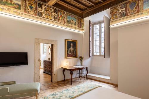 Casa Paolina, Burghesius homes