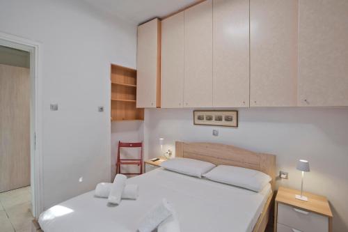 The Little House at Moschato 1BR, WiFi, AC