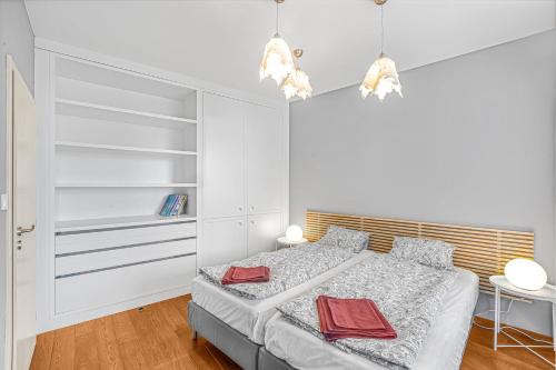 Postel nebo postele na pokoji v ubytování New large apartment, Free Parking!
