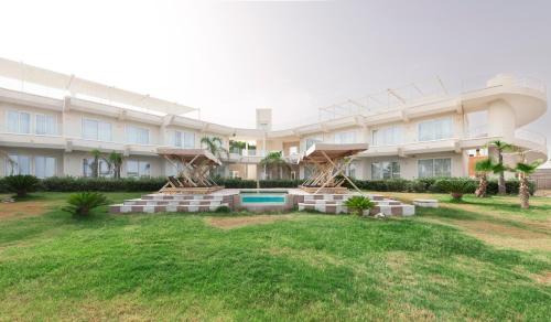 Bazén v ubytování JONIUM Hotel Residence nebo v jeho okolí