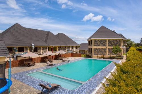 Bazén v ubytování Epashikino Resort & Spa nebo v jeho okolí