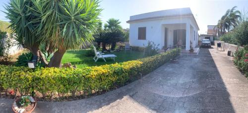 Κήπος έξω από το Villa Kore