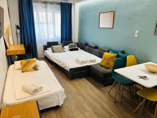 Royal Blue Grand Suite No 1