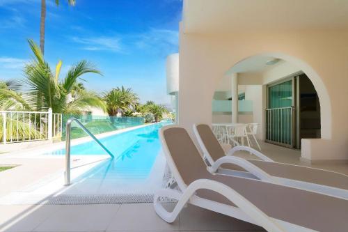 Kolam renang di atau dekat dengan Servatur Eden & Buganvillas