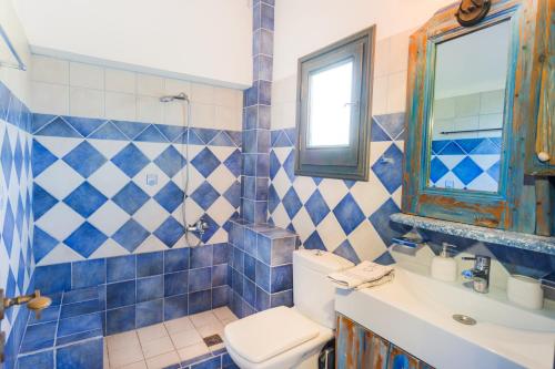 Bilik mandi di Villa Pachakis