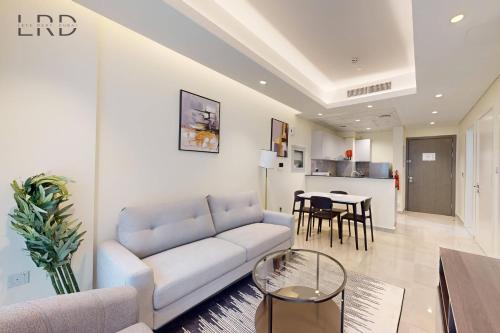 Elegant and Modern 1BR Apartment