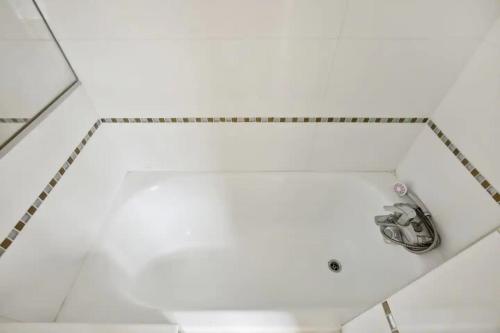 Bilik mandi di Small fully equipped apartment