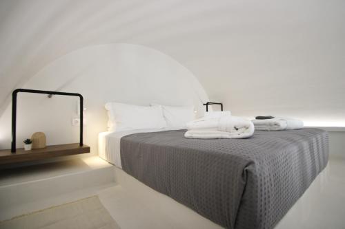 Airy Suites Santorini