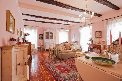 Χώρος καθιστικού στο Casa Laura