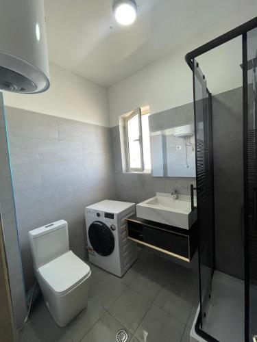 Un baño de Golem Apartament