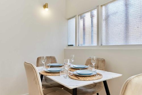 Residence with AC apartments Buttes Chaumont Park