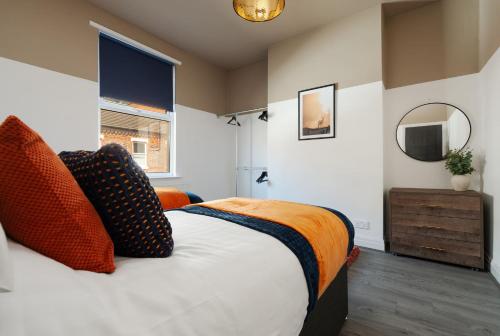 Ένα ή περισσότερα κρεβάτια σε δωμάτιο στο Anfield Abode