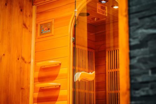 Ένα μπάνιο στο Le Chalet Loft and Spa